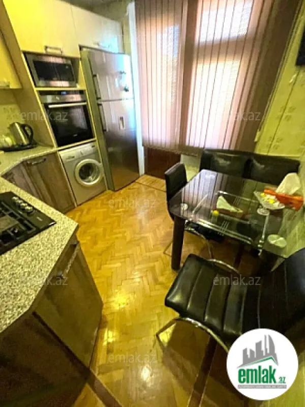 Satılır 5 otaqlı köhnə tikili 125 m²