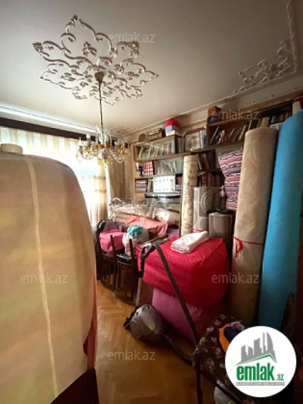 Satılır 5 otaqlı köhnə tikili 125 m²