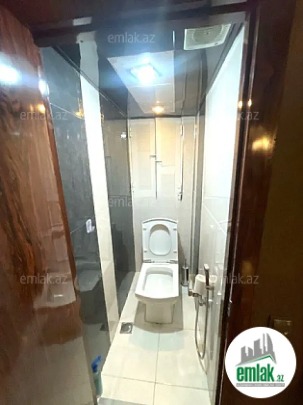 Satılır 5 otaqlı köhnə tikili 125 m²