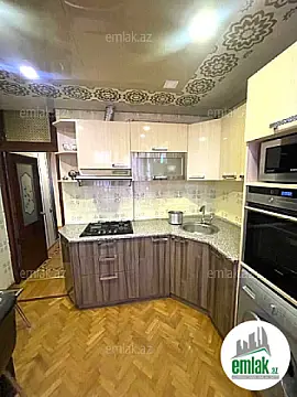 Satılır 5 otaqlı köhnə tikili 125 m²