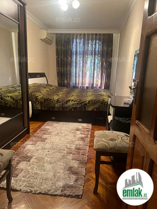 Satılır 3 otaqlı köhnə tikili 80 m²