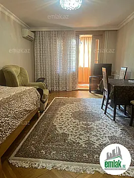 Satılır 3 otaqlı köhnə tikili 80 m²