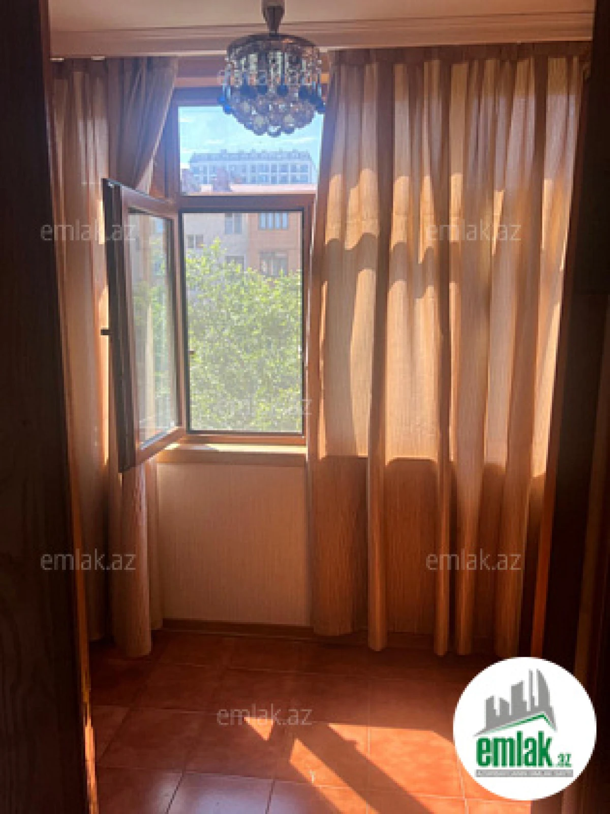 Satılır 3 otaqlı köhnə tikili 80 m²