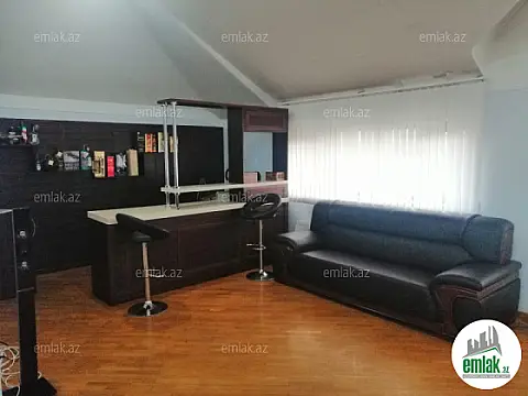 Satılır 8 otaqlı həyət evi 670 m²