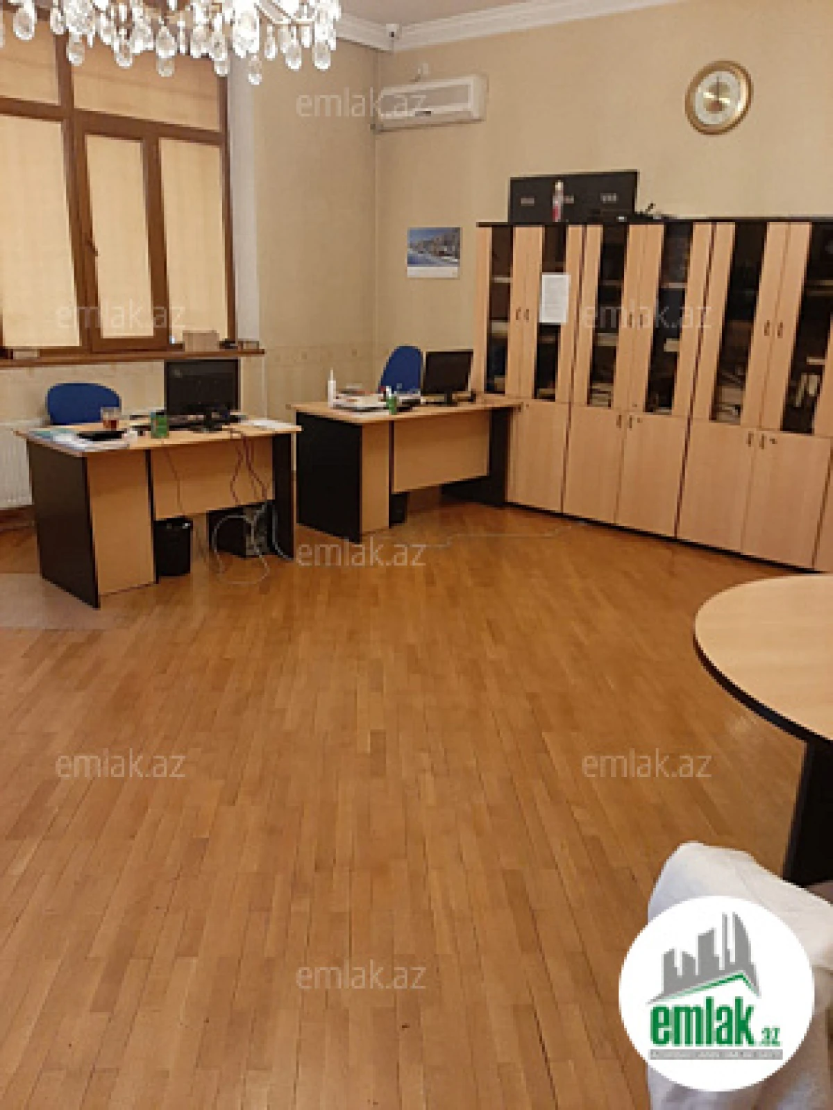 Satılır 8 otaqlı həyət evi 670 m²