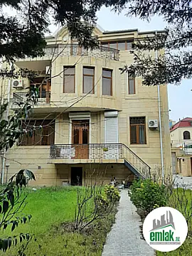 Satılır 8 otaqlı həyət evi 670 m² — Bakı 8 otaq 670.00 m²