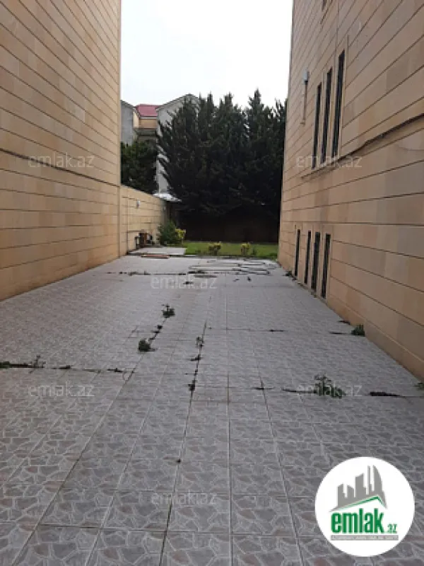 Satılır 8 otaqlı həyət evi 670 m²