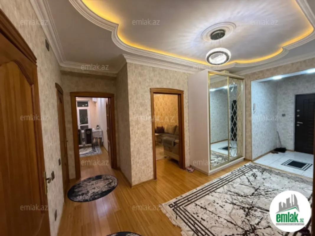 Satılır 3 otaqlı yeni tikili 125 m²