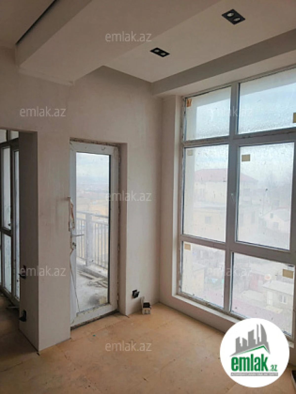 Satılır 2 otaqlı yeni tikili 60 m²