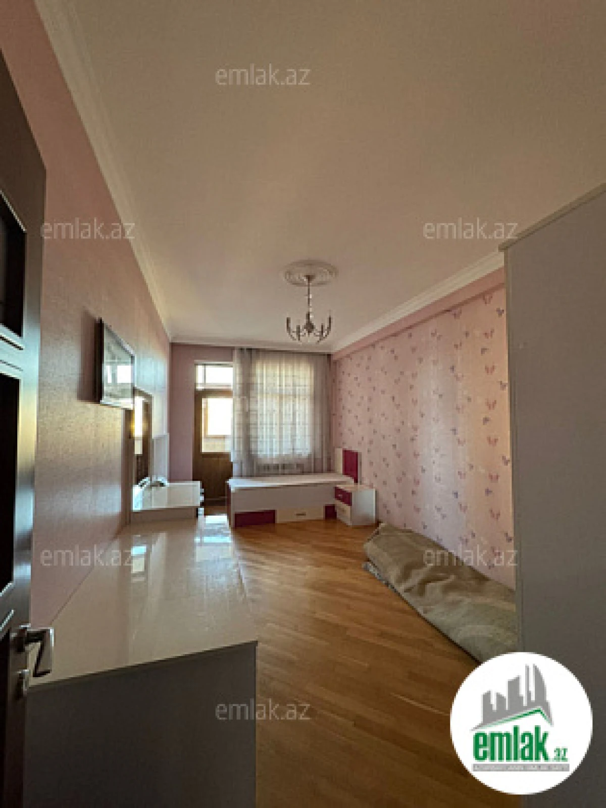 Satılır 3 otaqlı yeni tikili 175 m²