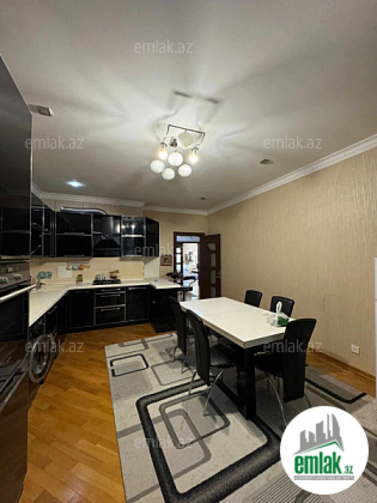 Satılır 3 otaqlı yeni tikili 175 m²