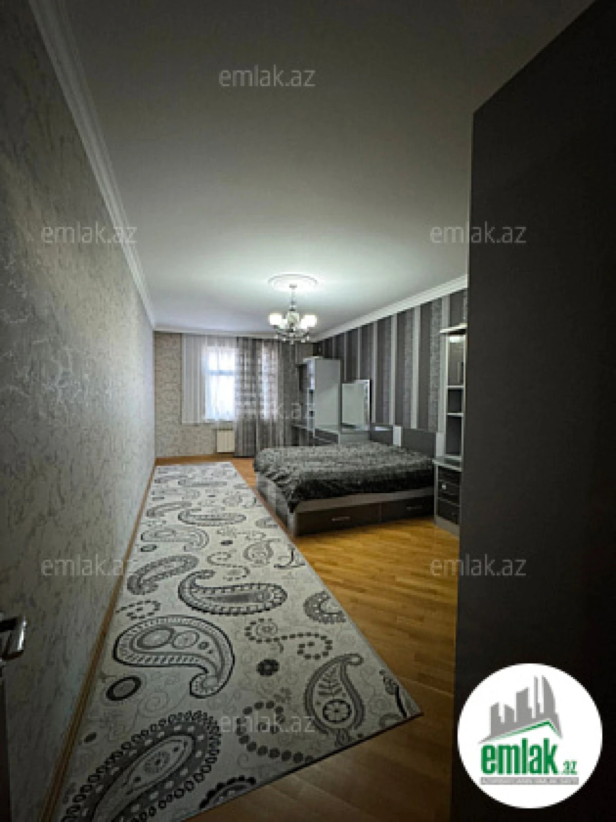 Satılır 3 otaqlı yeni tikili 175 m²