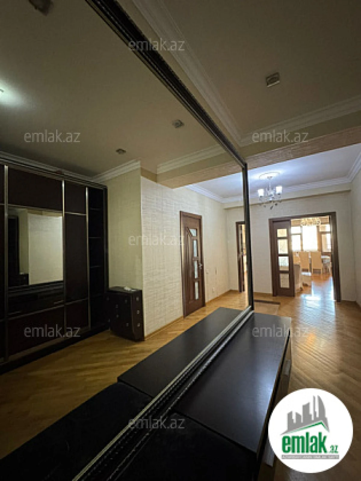 Satılır 3 otaqlı yeni tikili 175 m²