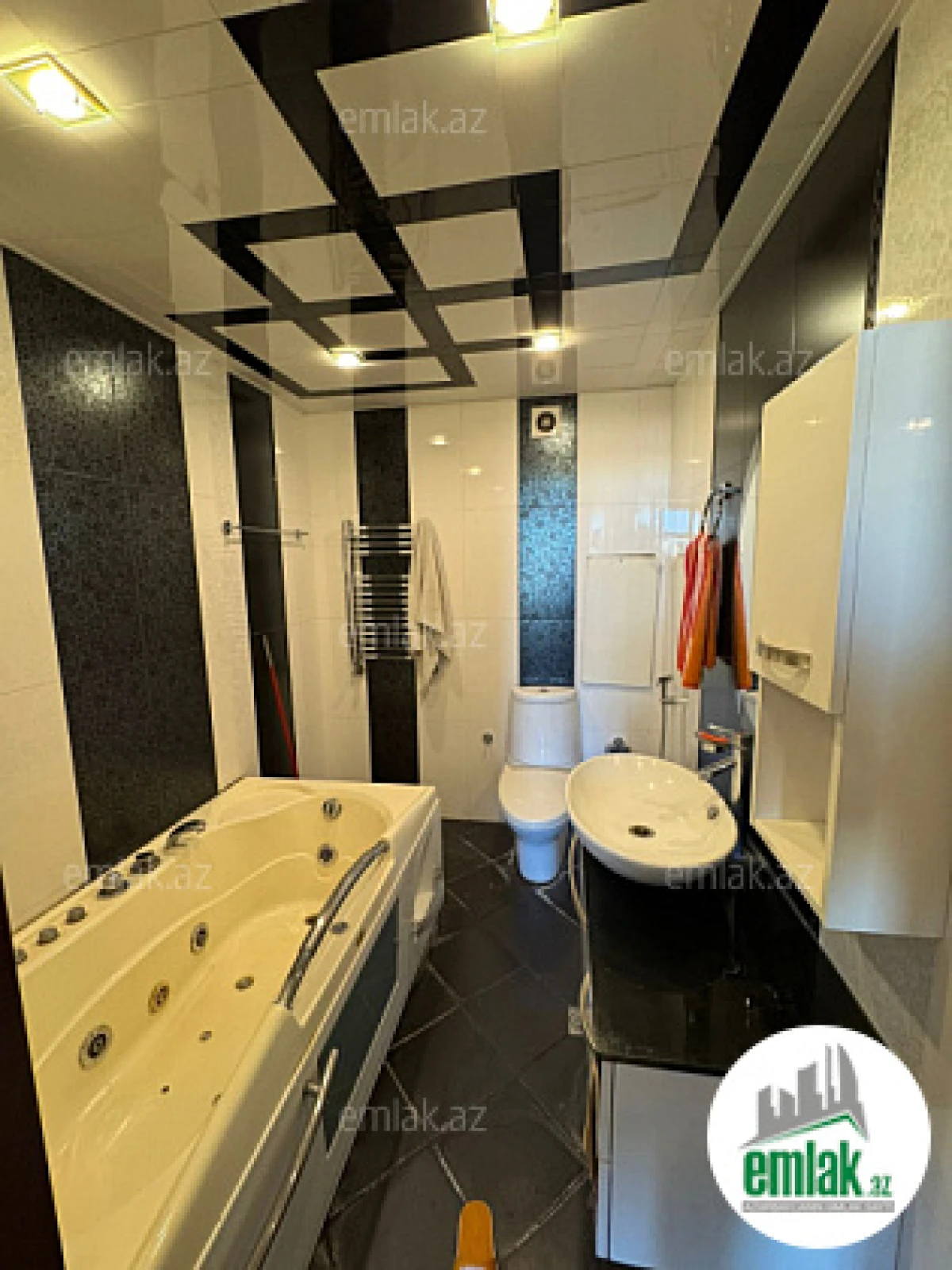 Satılır 3 otaqlı yeni tikili 175 m²