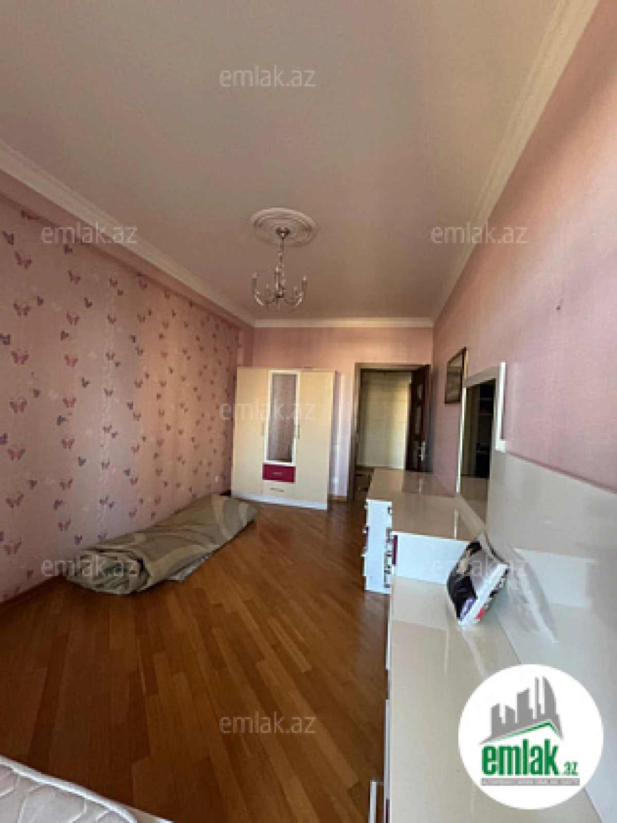 Satılır 3 otaqlı yeni tikili 175 m²