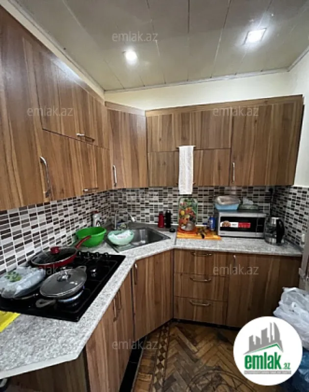 Satılır 1 otaqlı köhnə tikili 35 m²