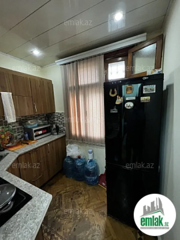 Satılır 1 otaqlı köhnə tikili 35 m²