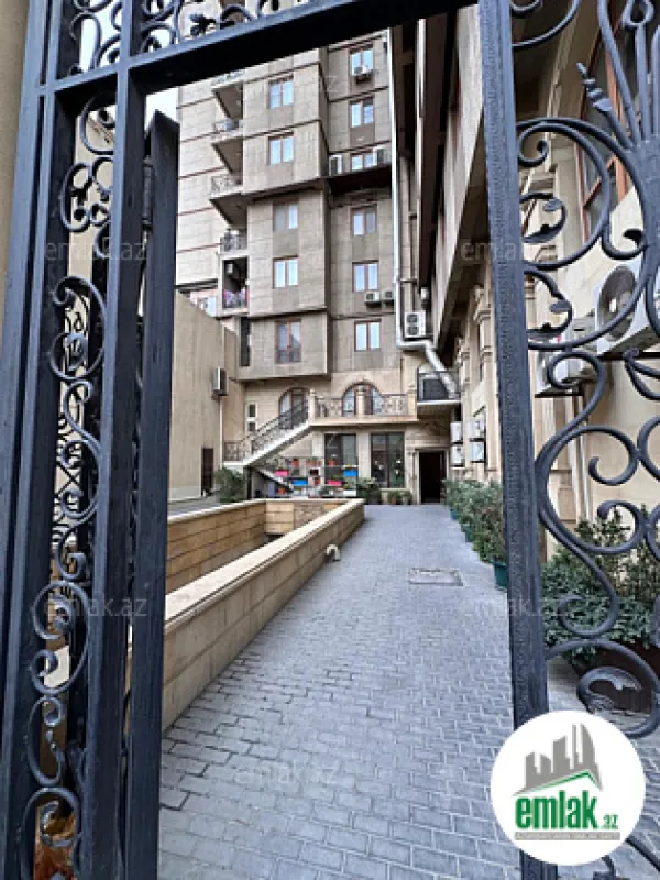 Satılır 3 otaqlı yeni tikili 185 m²