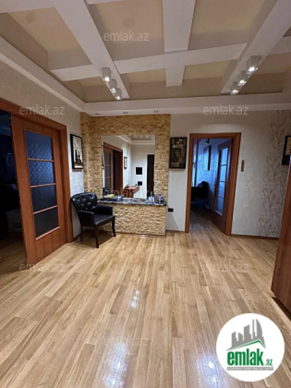 Satılır 3 otaqlı yeni tikili 185 m²