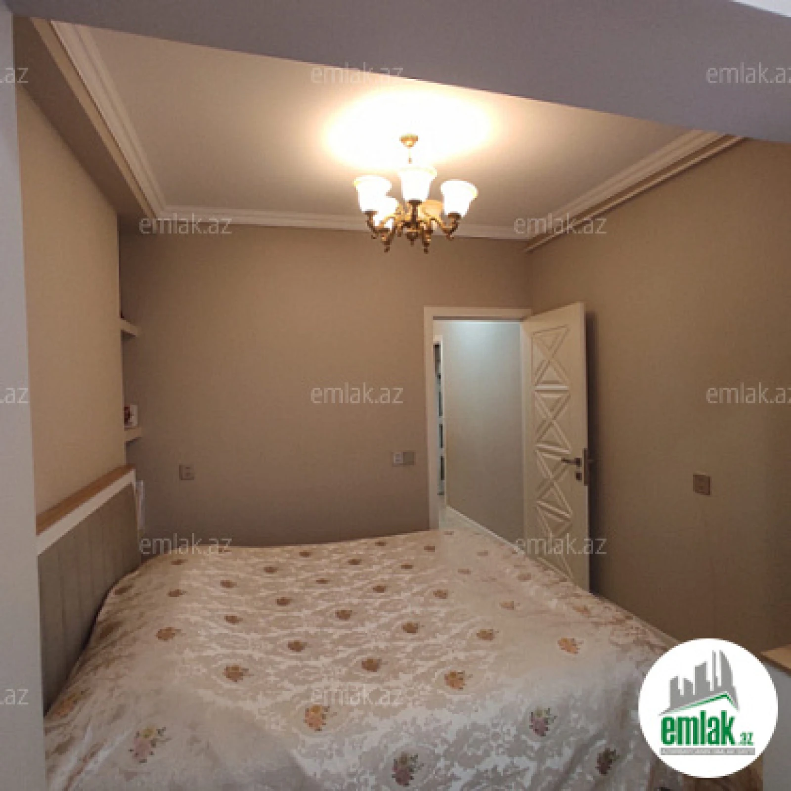 Satılır 3 otaqlı köhnə tikili 70 m²