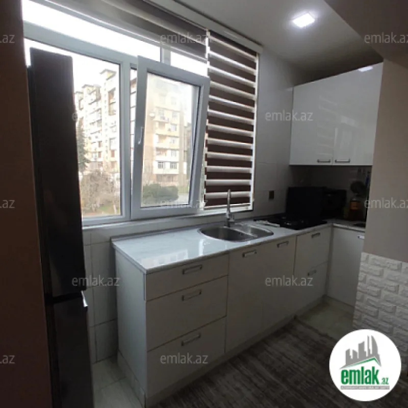 Satılır 3 otaqlı köhnə tikili 70 m²