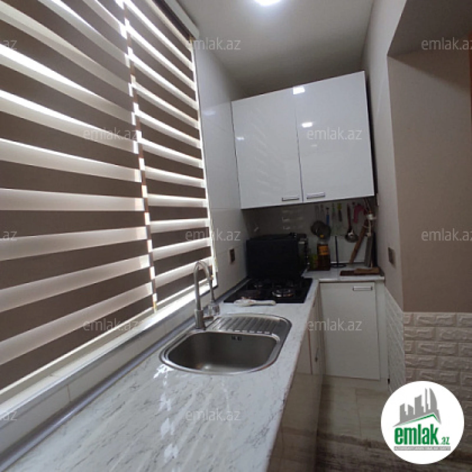 Satılır 3 otaqlı köhnə tikili 70 m²
