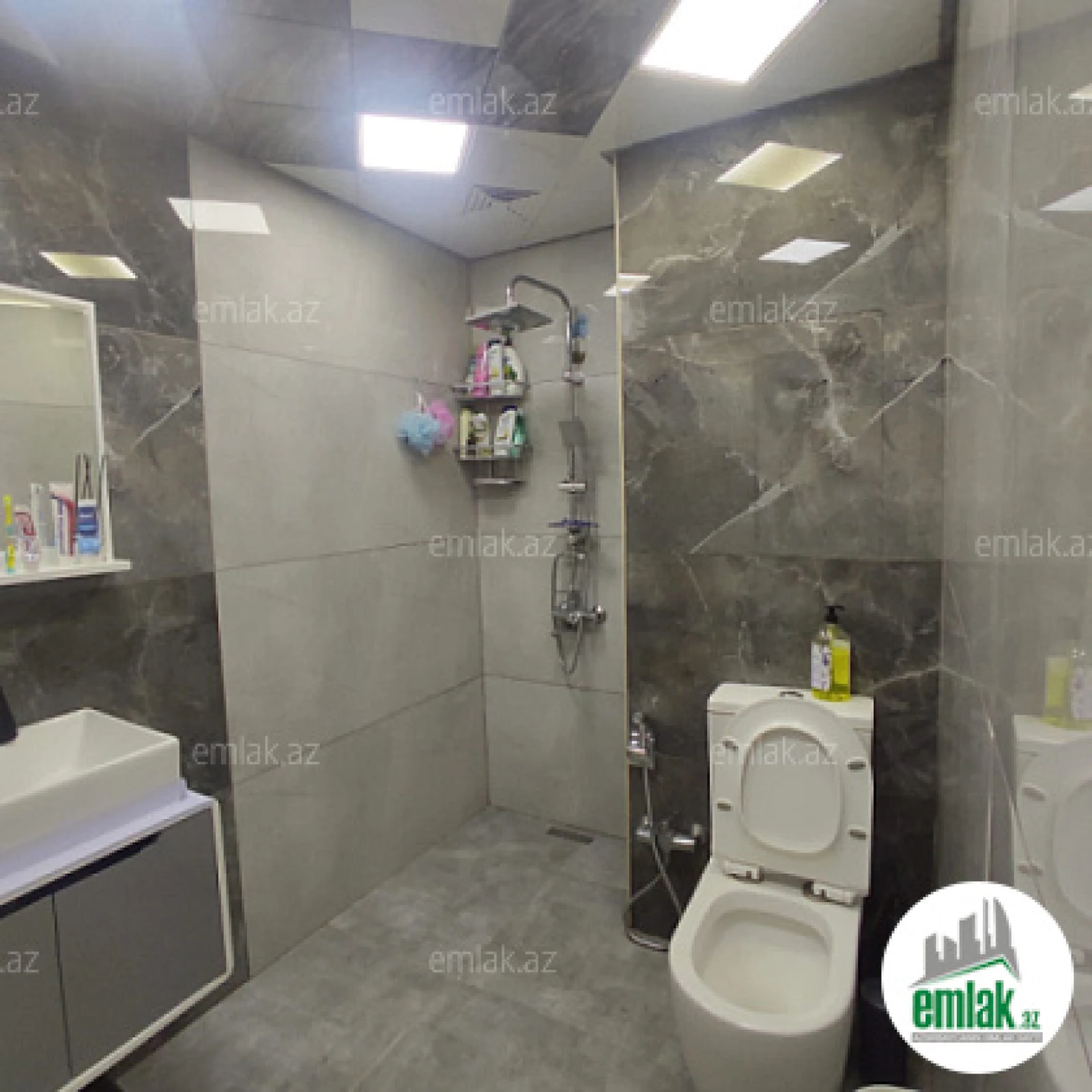 Satılır 3 otaqlı köhnə tikili 70 m²