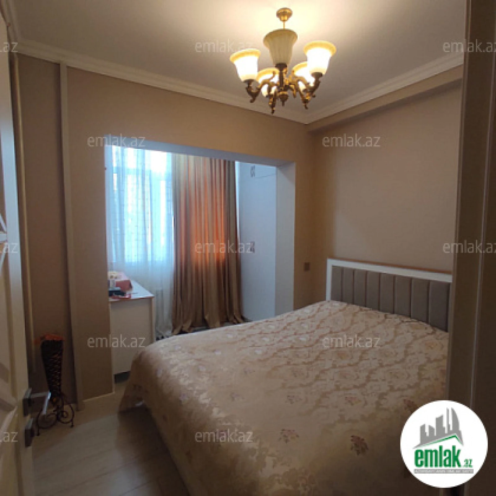 Satılır 3 otaqlı köhnə tikili 70 m²