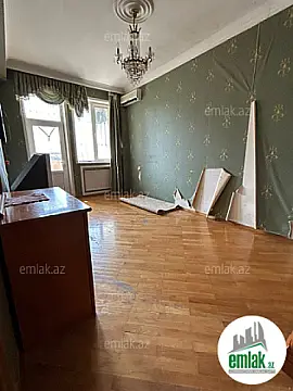 Satılır 4 otaqlı yeni tikili 160 m²