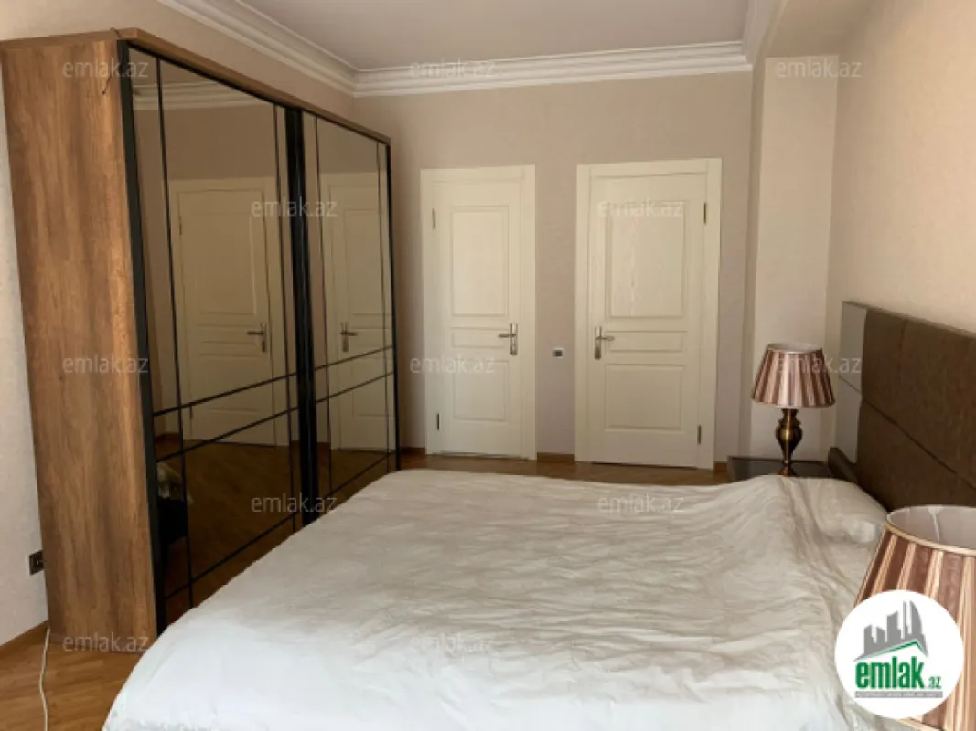 Satılır 5 otaqlı yeni tikili 210 m²