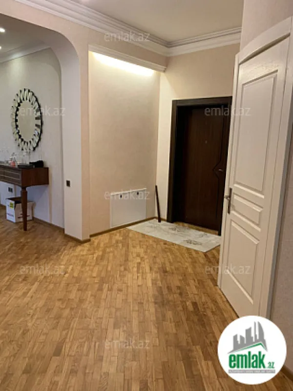 Satılır 5 otaqlı yeni tikili 210 m²