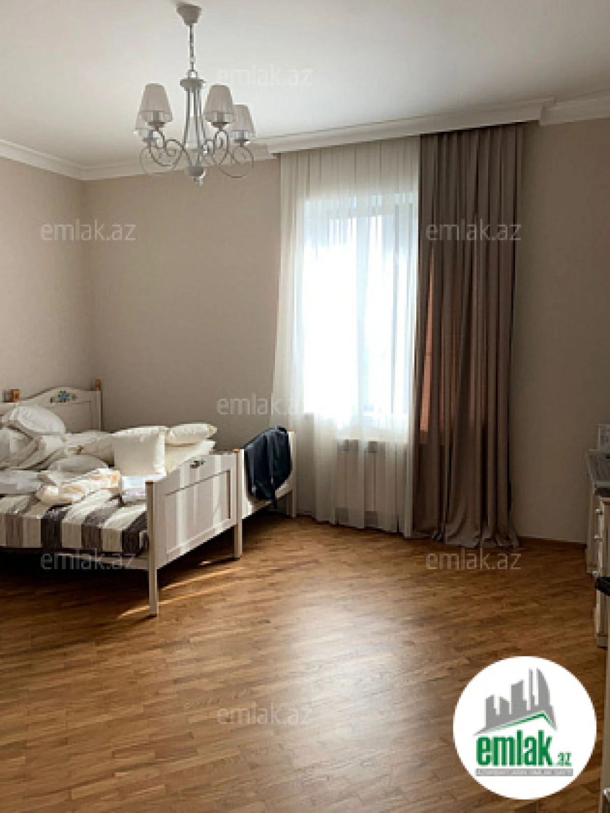 Satılır 5 otaqlı yeni tikili 210 m²