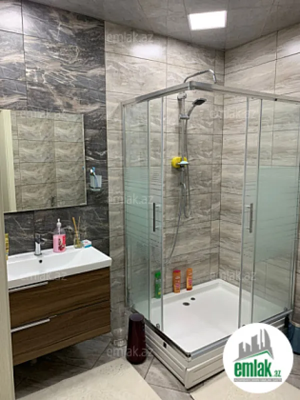 Satılır 5 otaqlı yeni tikili 210 m²