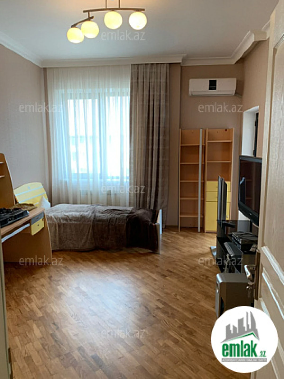 Satılır 5 otaqlı yeni tikili 210 m²