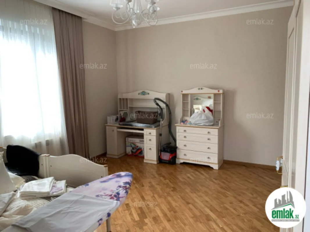 Satılır 5 otaqlı yeni tikili 210 m²