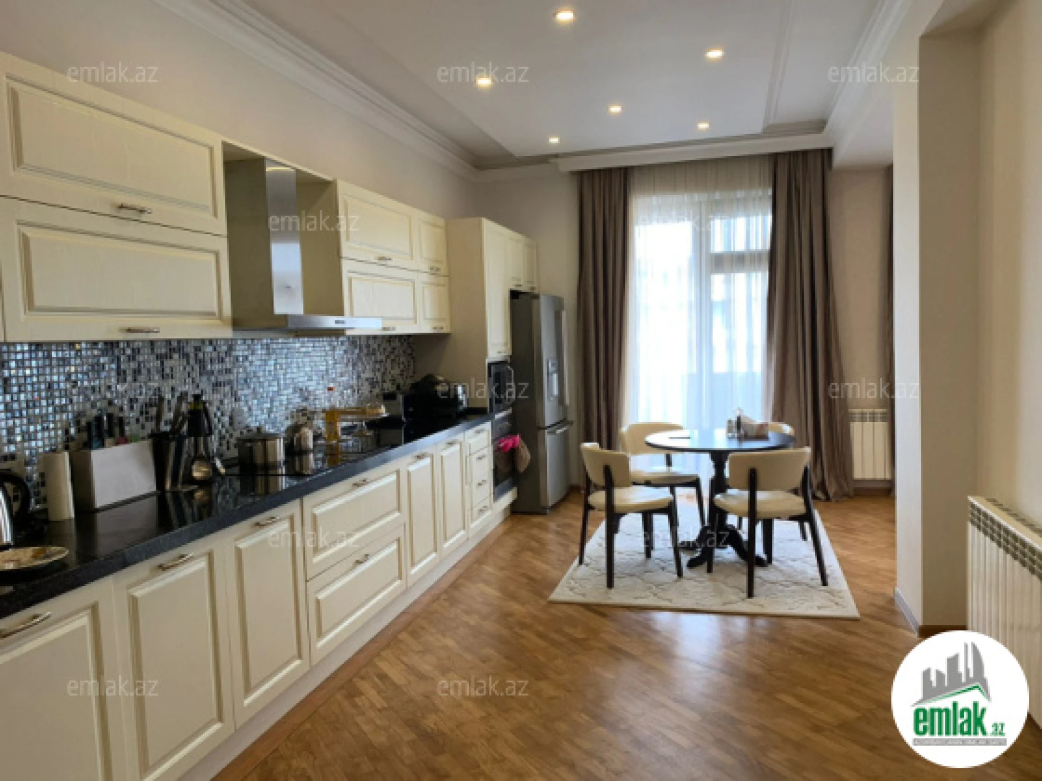 Satılır 5 otaqlı yeni tikili 210 m²