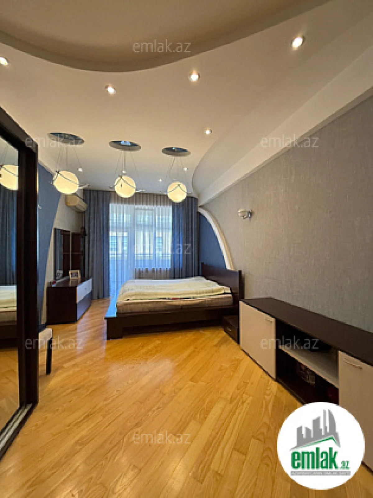 Satılır 5 otaqlı yeni tikili 285 m²