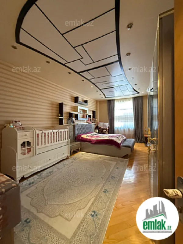 Satılır 5 otaqlı yeni tikili 285 m²