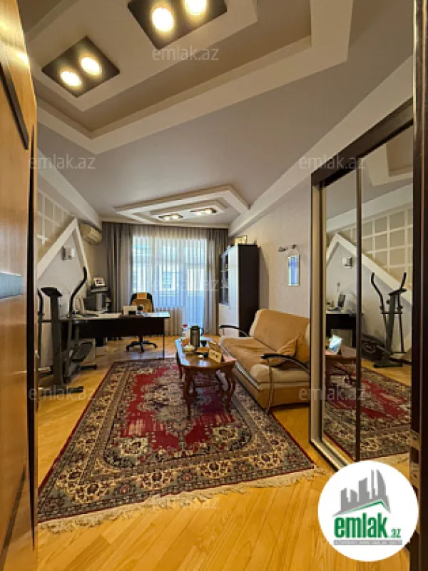 Satılır 5 otaqlı yeni tikili 285 m²