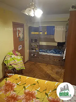 Satılır 3 otaqlı köhnə tikili 80 m²