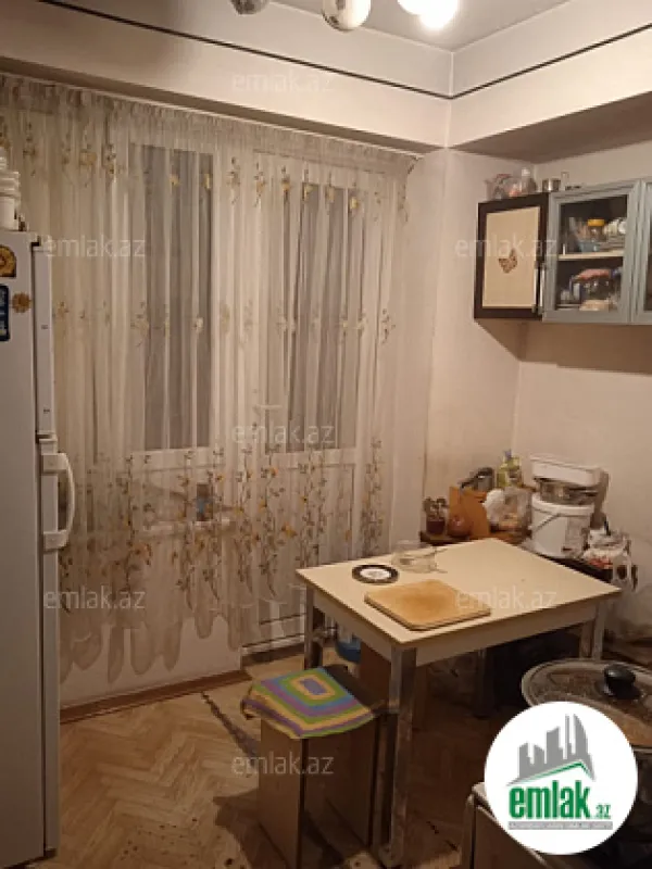 Satılır 3 otaqlı köhnə tikili 80 m²
