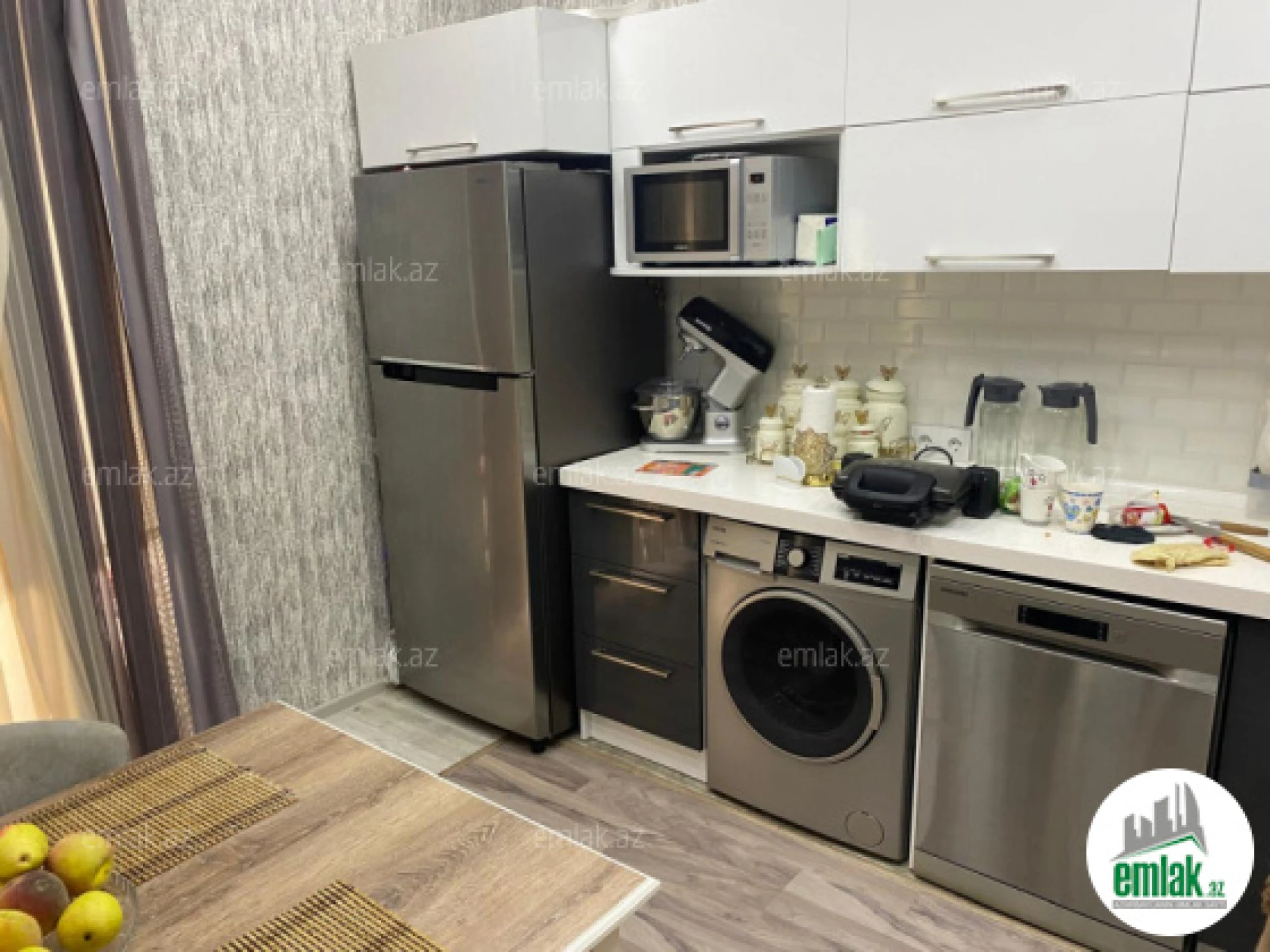 Satılır 4 otaqlı yeni tikili 150 m²