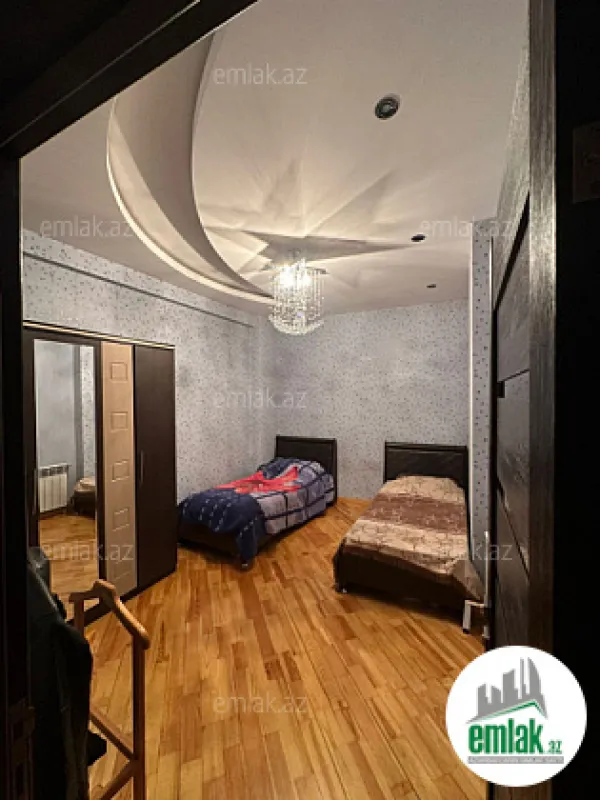 Satılır 4 otaqlı yeni tikili 150 m²