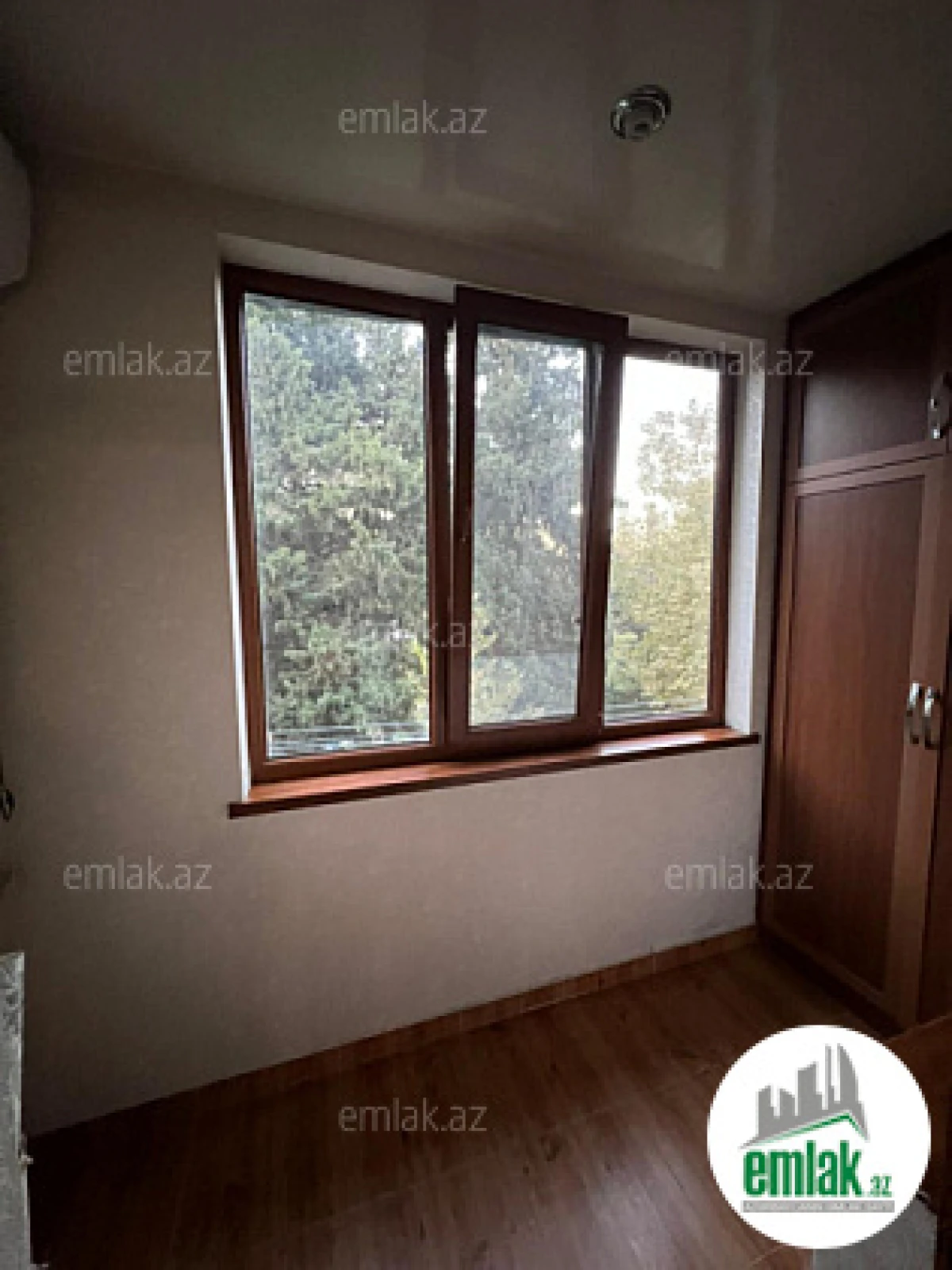 Satılır 4 otaqlı köhnə tikili 115 m²