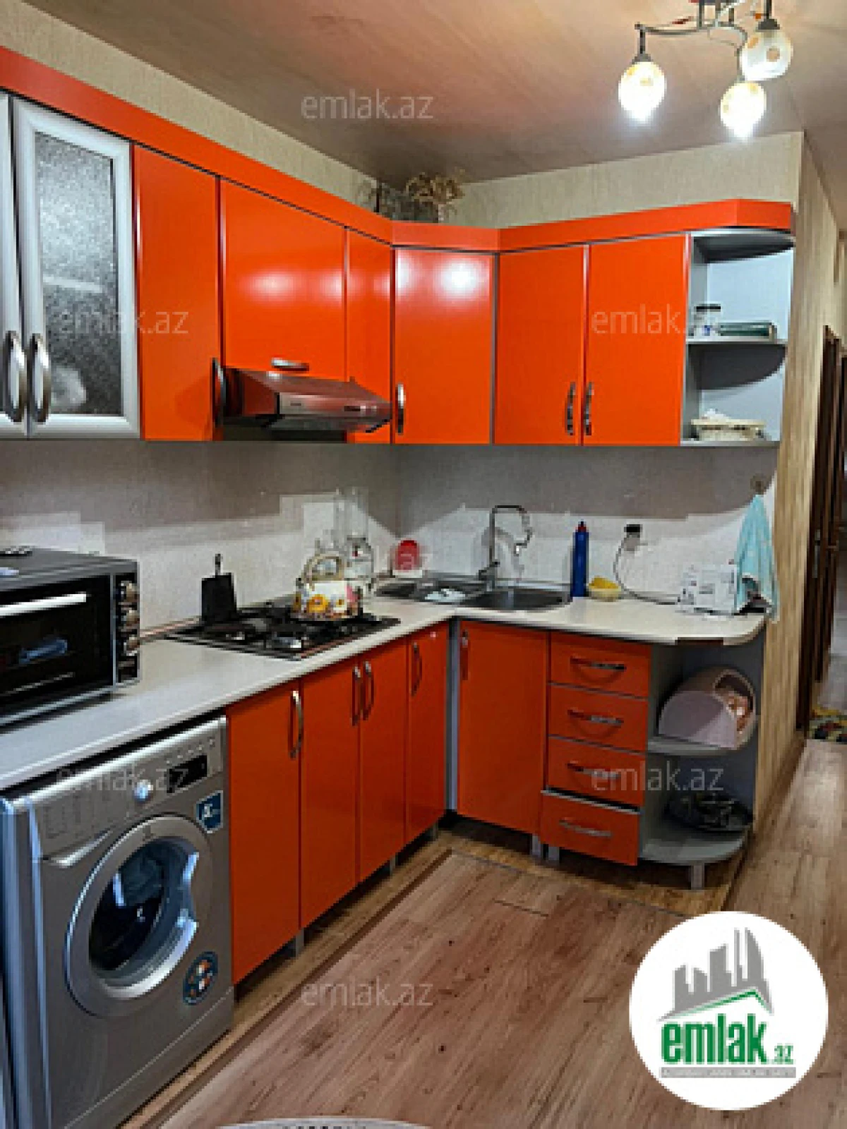 Satılır 4 otaqlı köhnə tikili 115 m²