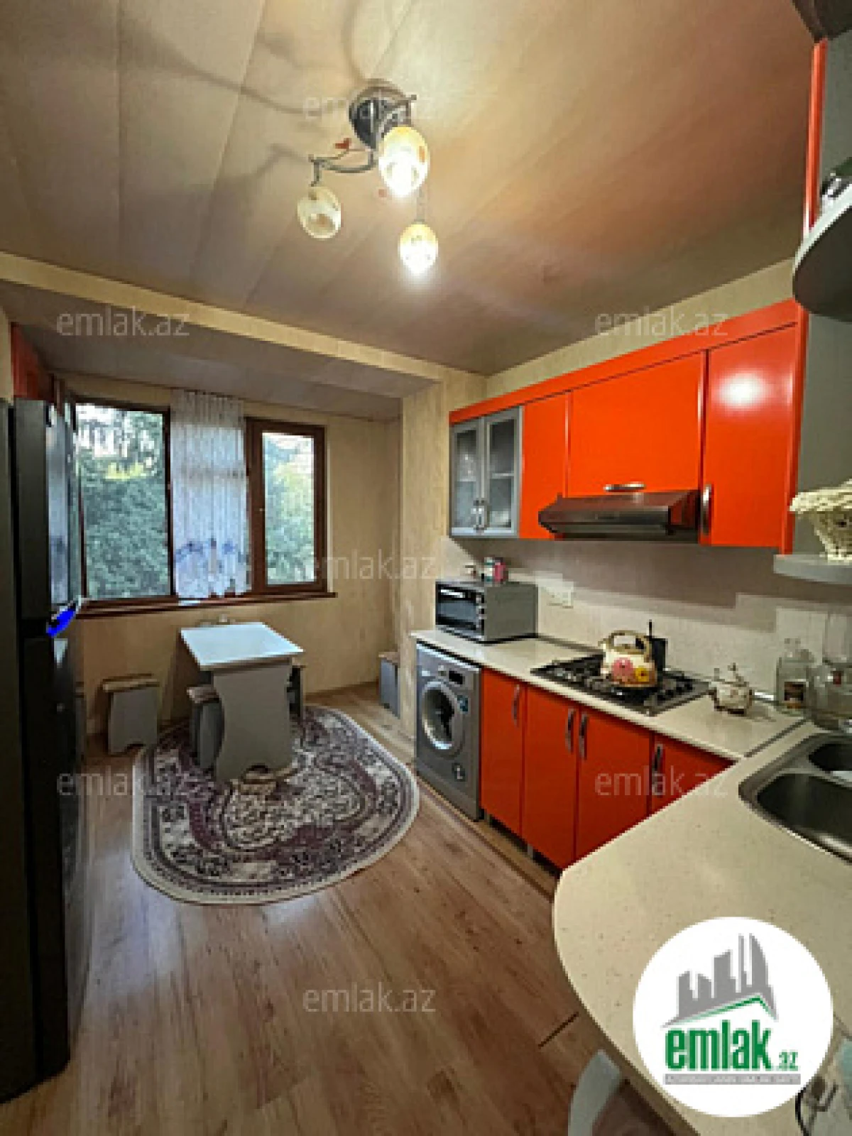 Satılır 4 otaqlı köhnə tikili 115 m²