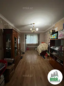 Satılır 4 otaqlı köhnə tikili 115 m²