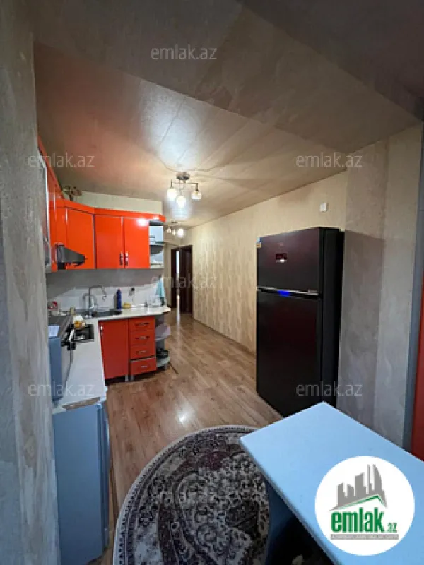 Satılır 4 otaqlı köhnə tikili 115 m²