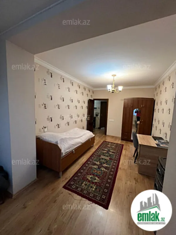 Satılır 4 otaqlı köhnə tikili 115 m²