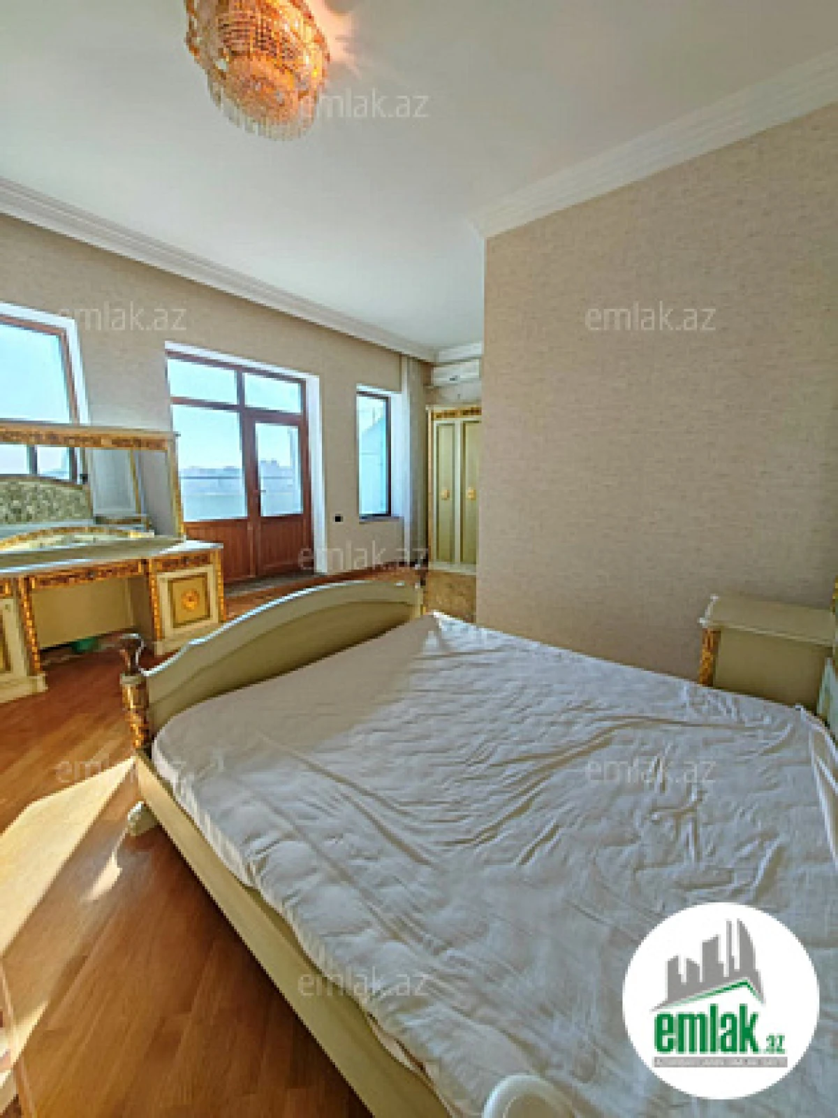Satılır 3 otaqlı yeni tikili 278 m²